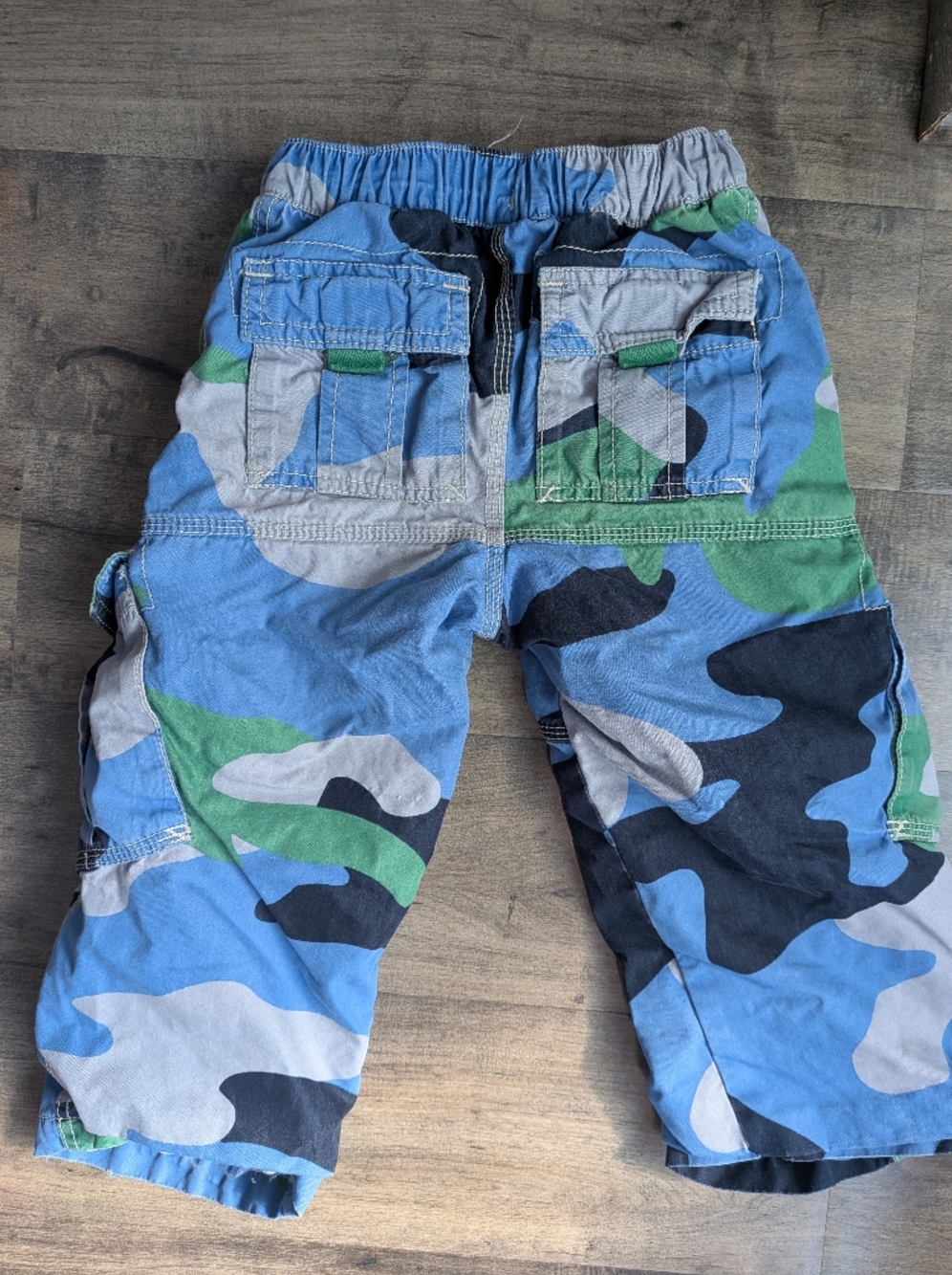 Mini Boden Boys 3Y Bundle: Jersey Lined Camo Cargoes & Zip-Off Convertible Pants - Picture 6 of 9